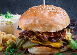 BURGER CHEES Z FRYTKAMI